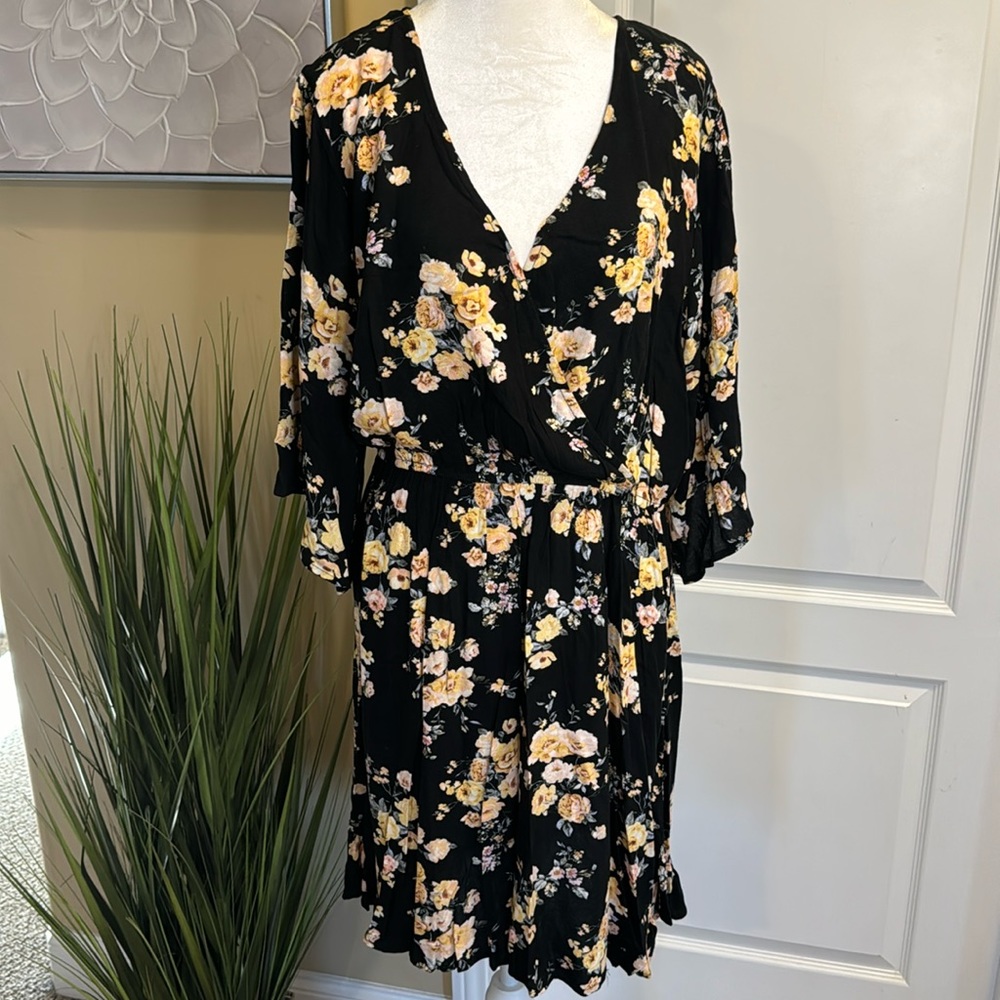 Yellow and black floral roses v neck wrap dress Large